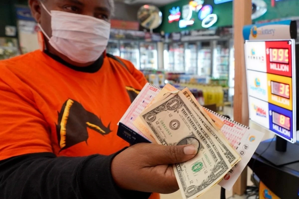 Powerball 万圣节奖金鬼影，奖池飙升至 $12 亿